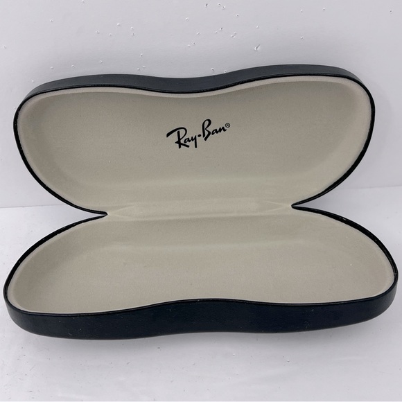 RAY-BAN HARD SUNGLASSES CASE, BLACK, GREY ROOMY INSIDE, 8 SHAPE, SNAP SHUT - Picture 1 of 9